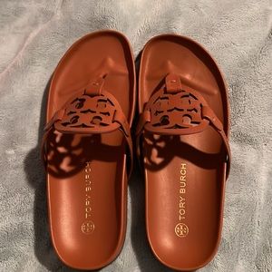 Tory Burch New in Box size 9.5 Miller Cloud Aged Camello color